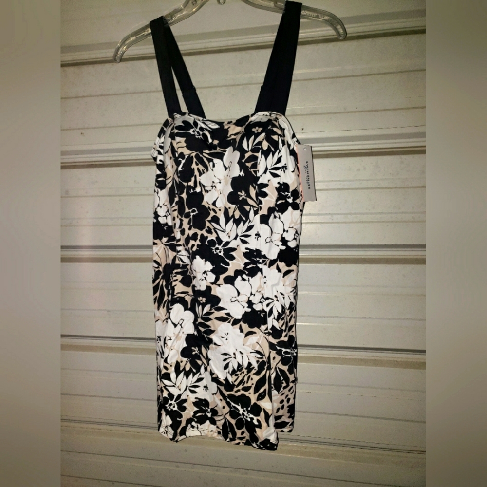 Size 8 NEW One Piece Swimsuit swim Dress Black White Floral Womens